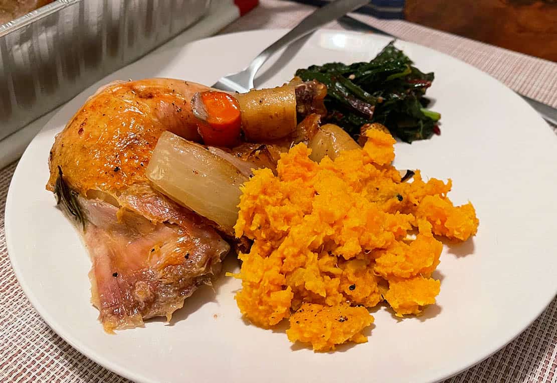 https://foodboxhq.com/wp-content/uploads/2019/12/rastellis-cooked-whole-chicken.jpg