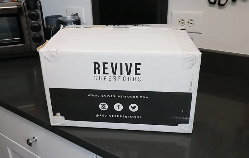 https://foodboxhq.com/wp-content/uploads/2019/12/revive-superfoods-box.jpg